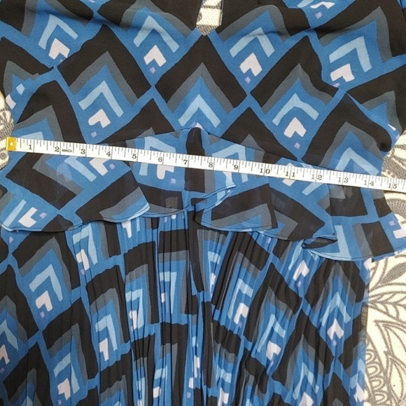 CLUB Monaco Gostanzah Dress Size 4 - Picture 7 of 12